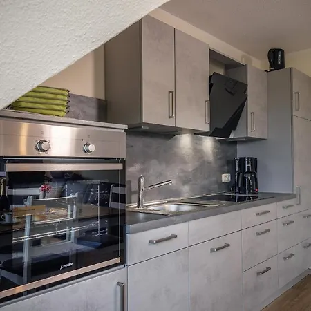 Up De Ring 26-28 50175 * 카롤리넨시엘